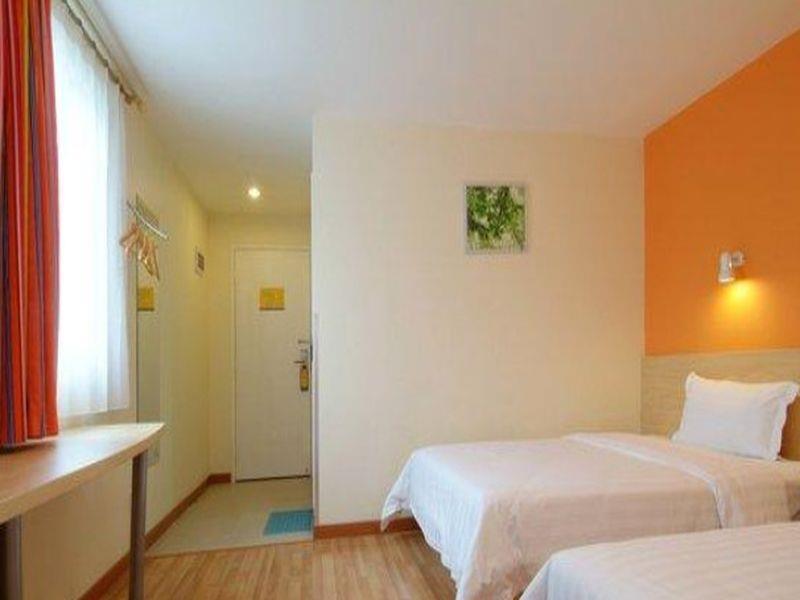 7Days Inn Ji'Nan Railway Station North Square 济南 外观 照片