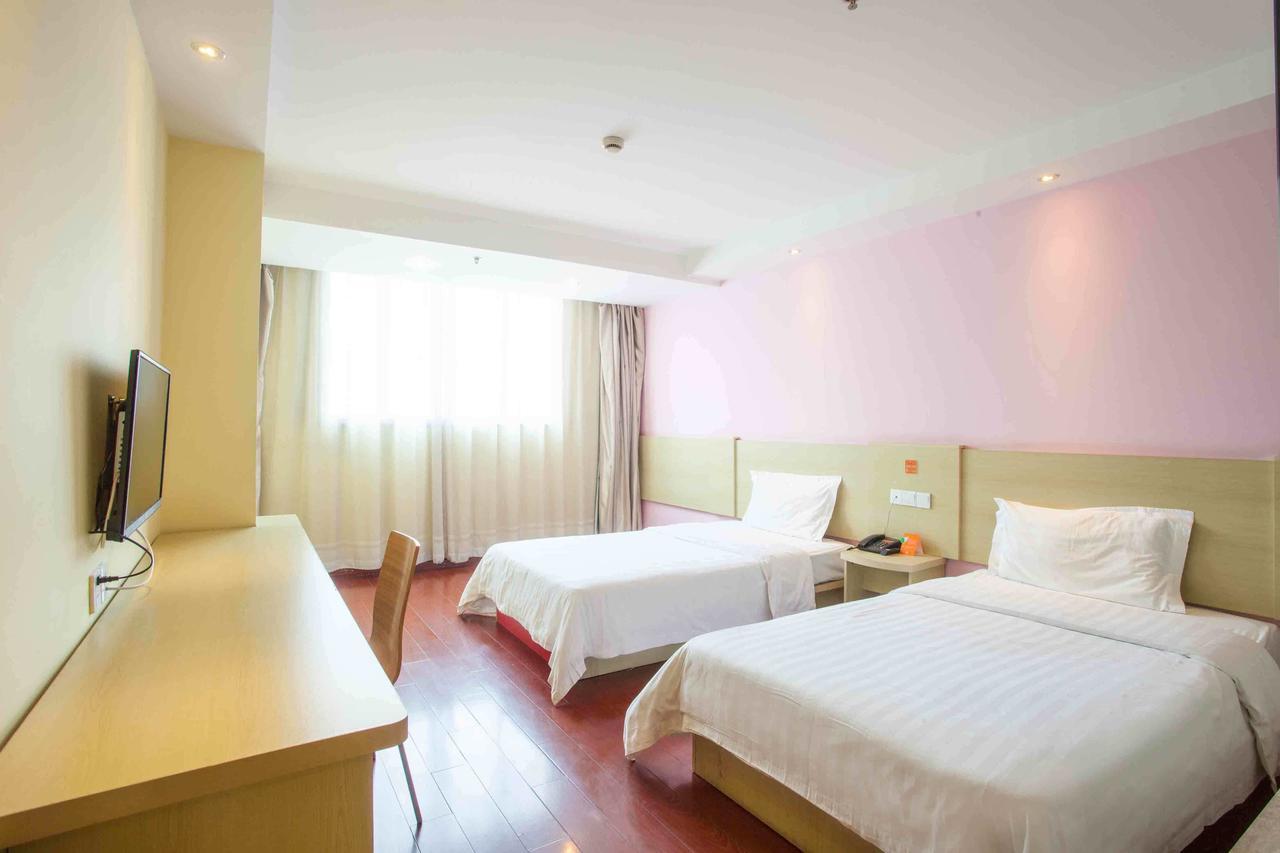 7Days Inn Ji'Nan Railway Station North Square 济南 外观 照片