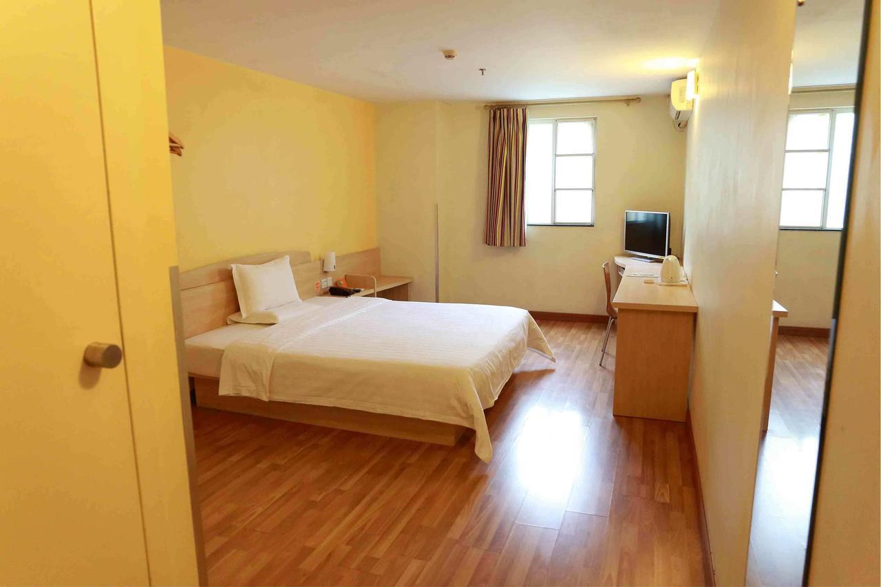7Days Inn Ji'Nan Railway Station North Square 济南 外观 照片